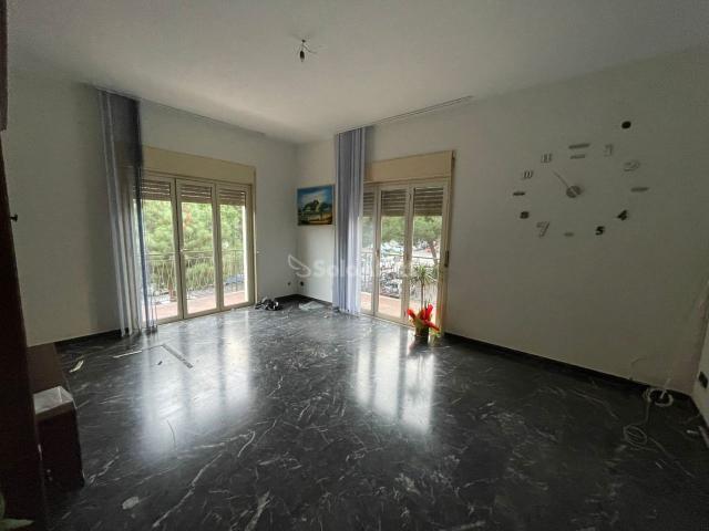 Büro in {3}, Viale Calabria - Foto 1