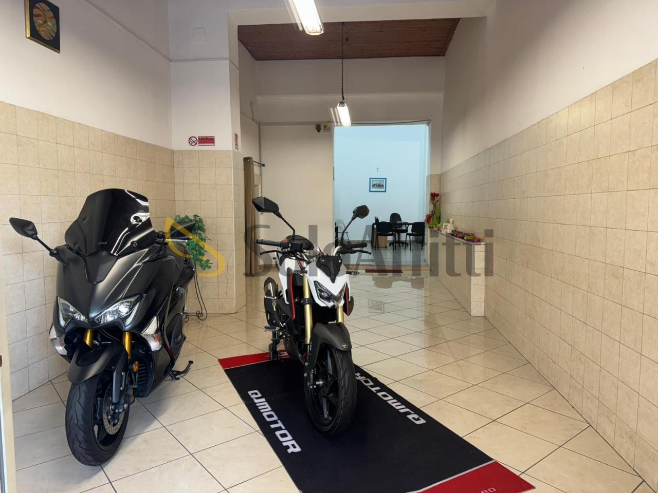 Negozio in Viale Pio XI, Reggio Calabria, {3} - Foto 2