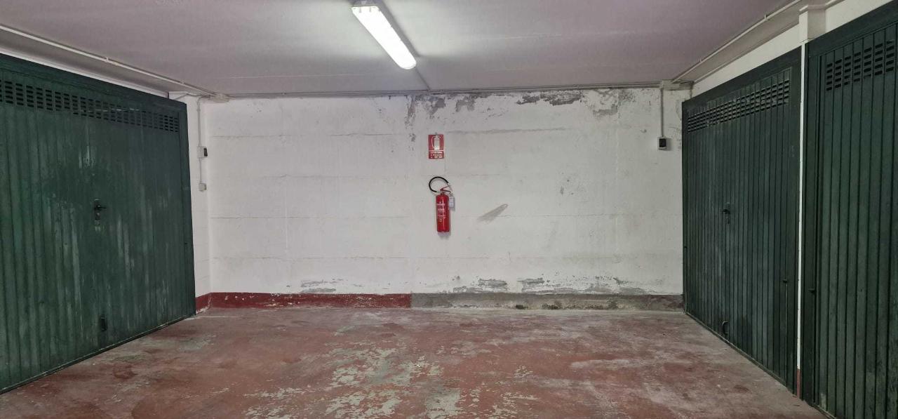 Parcheggio chiuso in Via Maiolo  4, Alassio, {3} - Foto 1
