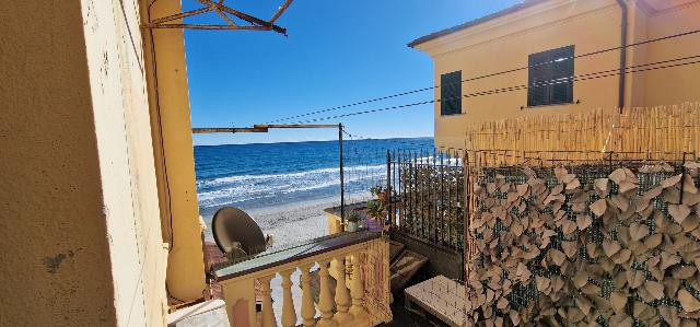 4-room flat in Via Vittorio Veneto, Alassio - Photo 1