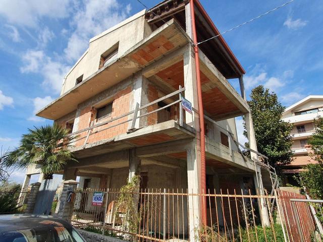 Mansion in {3}, Via Resistenza Partigiana 2041 - Photo 1