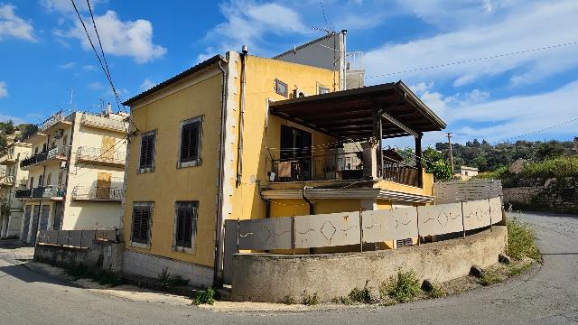 Terraced house in {3}, - Photo 1