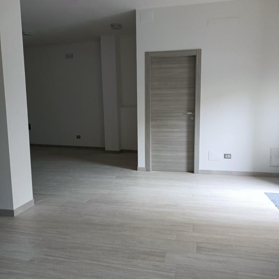 Negozio in Via Guttuari, Asti, {3} - Foto 2