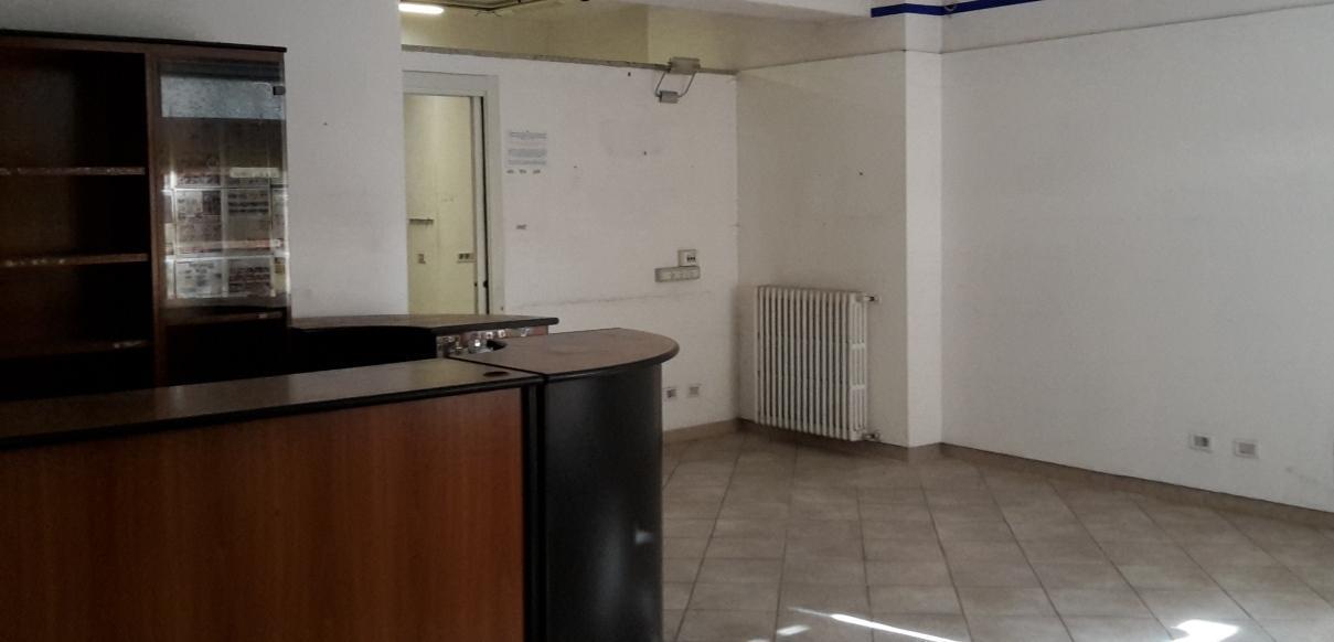 Negozio in Via Aliberti, Asti, {3} - Foto 1