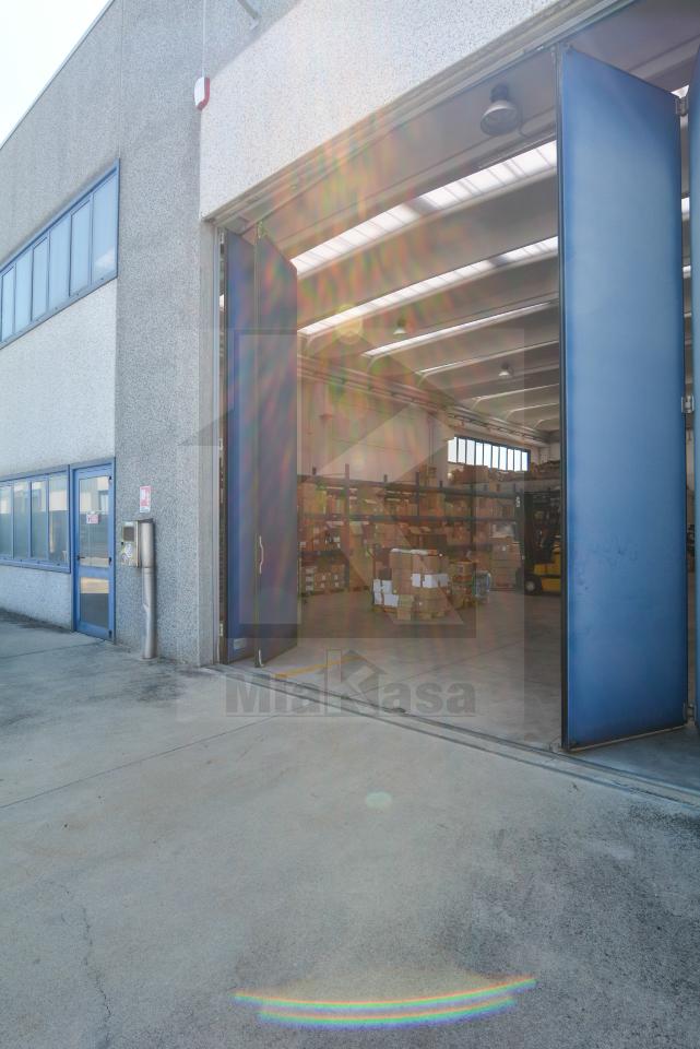 Capannone in Via dell'Artigianato 8/d, Origgio, {3} - Foto 1