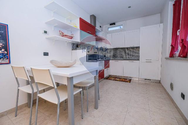 2-room flat in Via Napoleone Bassani 3, Ponte San Pietro - Photo 1