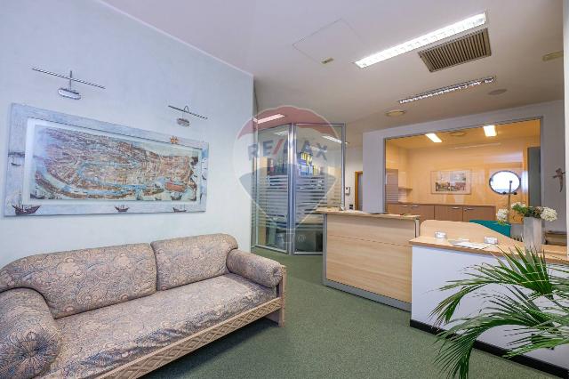 Office in Via Betty Ambiveri 21, Bergamo - Photo 1