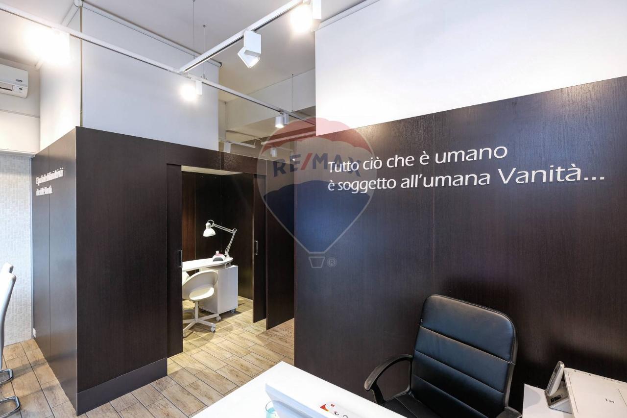 Esercizio commerciale in Via Galileo Galilei, Bonate Sotto, {3} - Foto 2