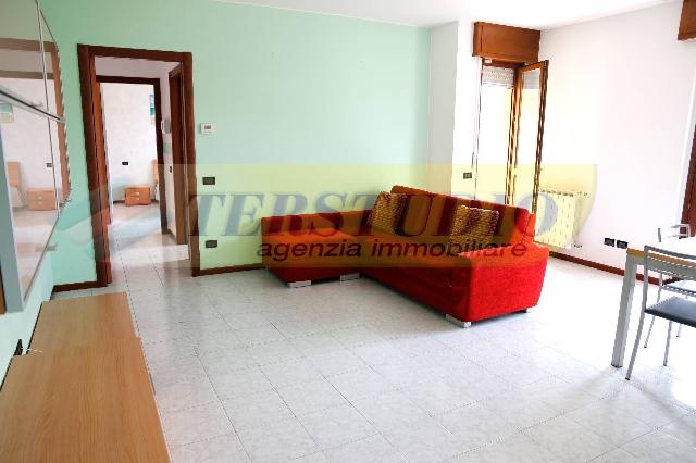 2-room flat in Via Asiago 8/B, Stezzano - Photo 1