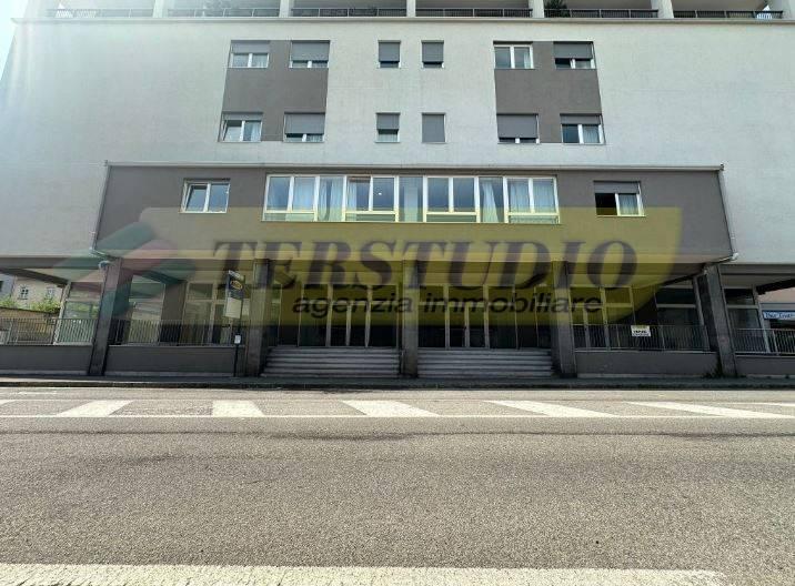 Negozio in Via Ginevrina da Fossano 20, Cantu', {3} - Foto 1