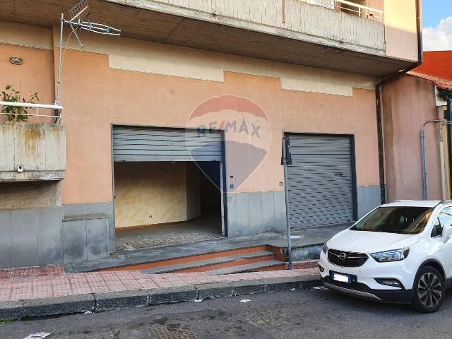 Negozio in Via Sottotenente Privitera 40, San Pietro Clarenza - Foto 1