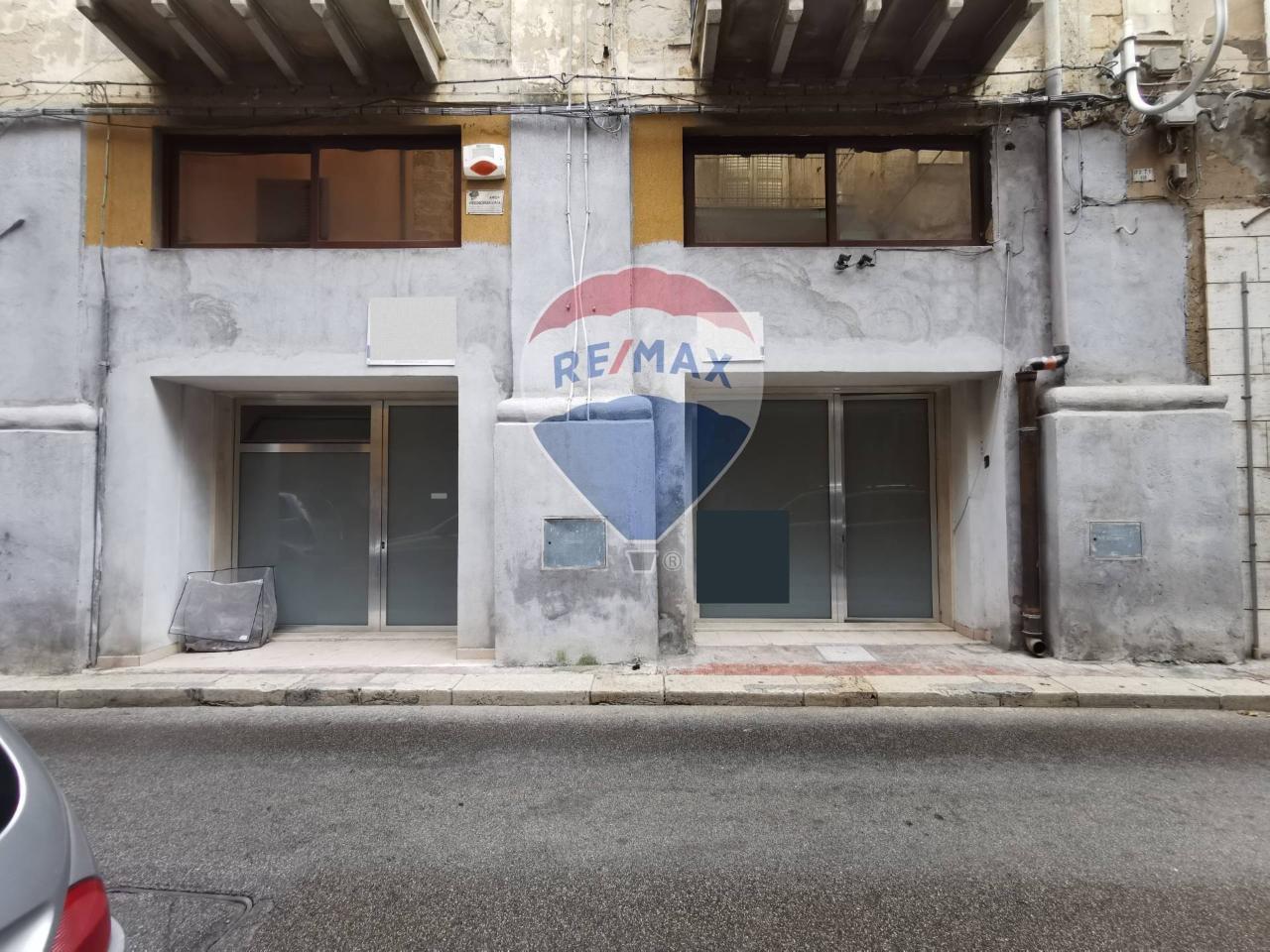 Negozio in Via Cairoli 46-48, Gela - Foto 1
