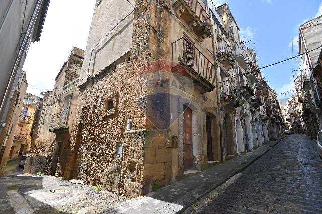 Einfamilienhaus in Via Altobasso Acquanuova 66, Caltagirone - Foto 1