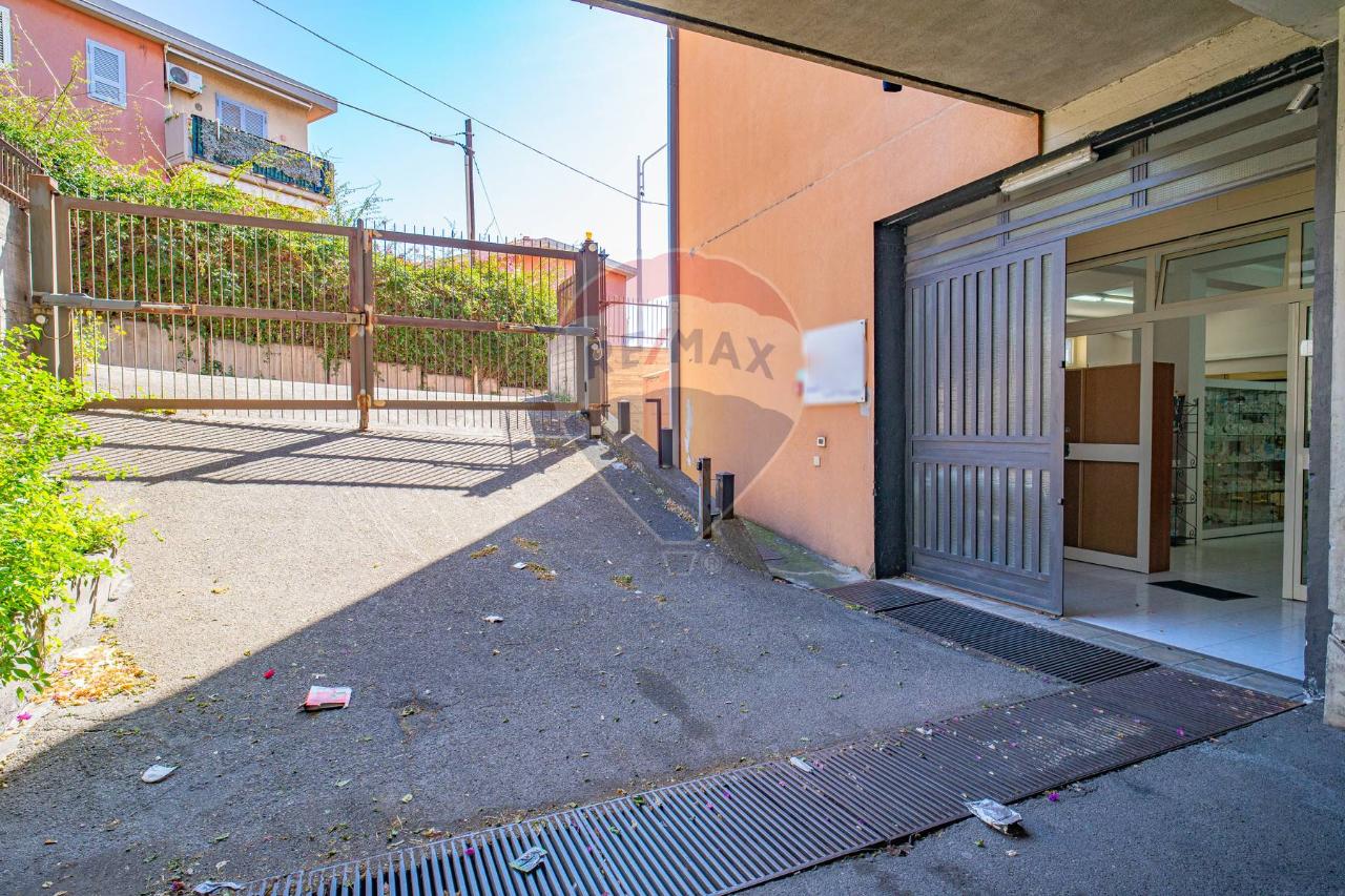 Negozio in Via Palermo 460, Catania - Foto 1