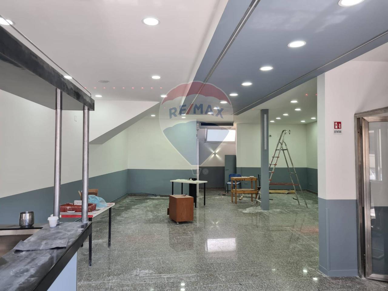 Negozio in Via Palermo 220, Catania - Foto 1