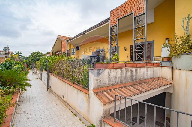 Villa a schiera in Via Fò 14, San Giovanni la Punta - Foto 1