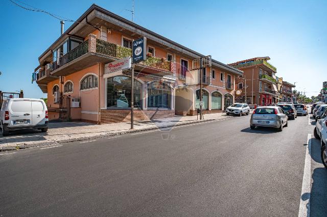 Quadrilocale in Via Roma 193, Gravina di Catania - Foto 1