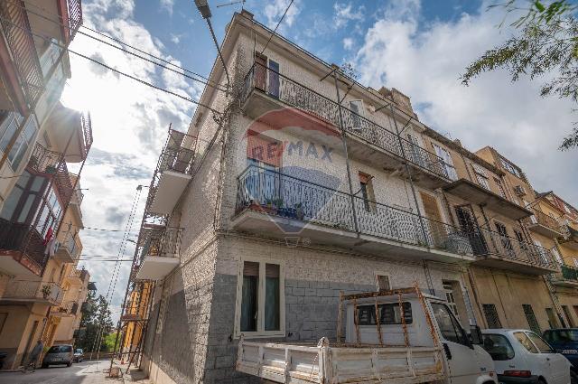 Detached house in Via Trapani 18, Caltagirone - Photo 1