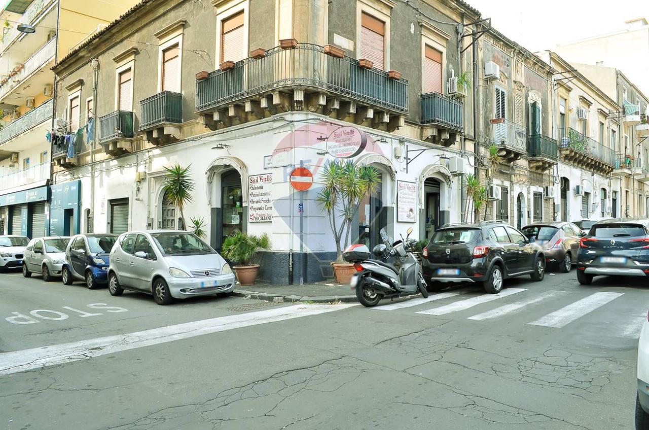 Esercizio commerciale in vendita a Catania