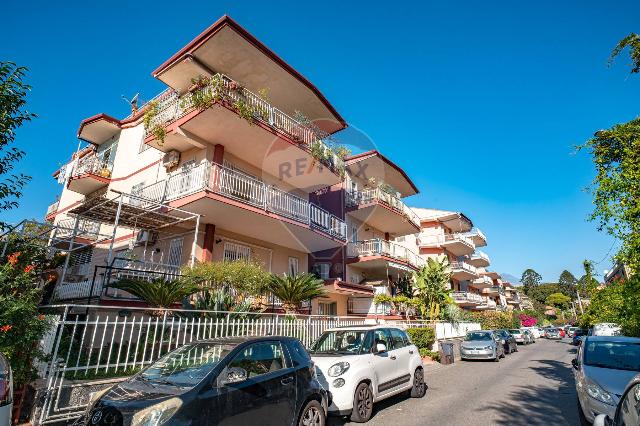 Quadrilocale in Via Luigi Sturzo 24, Sant'Agata li Battiati - Foto 1