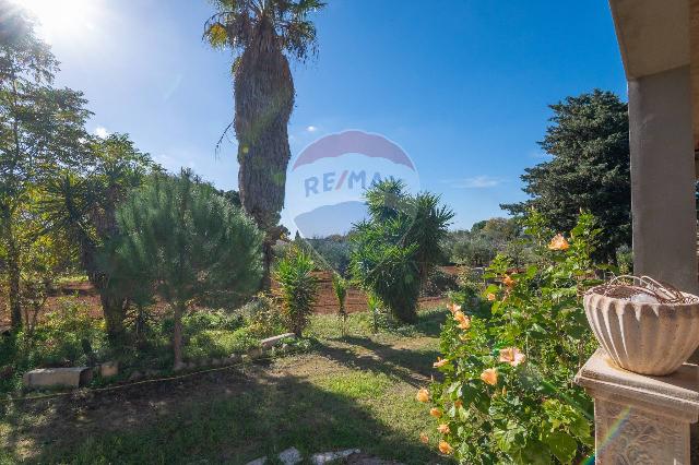 Mansion in Via Giovanni Fattori 7, Caltagirone - Photo 1