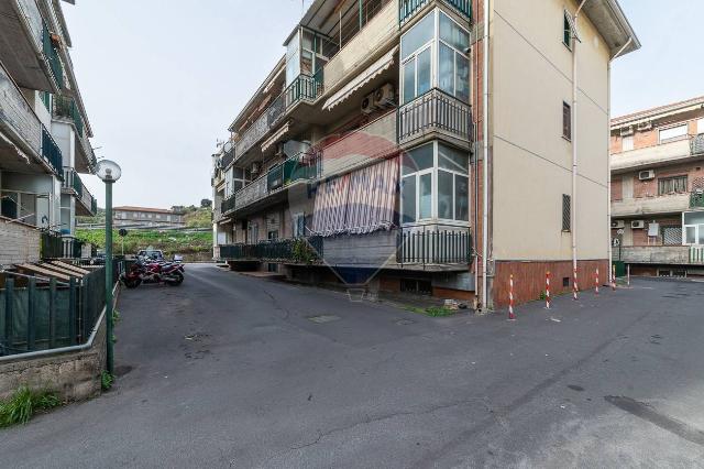 Trilocale in Via Rosolino Pilo 3, Motta Sant'Anastasia - Foto 1