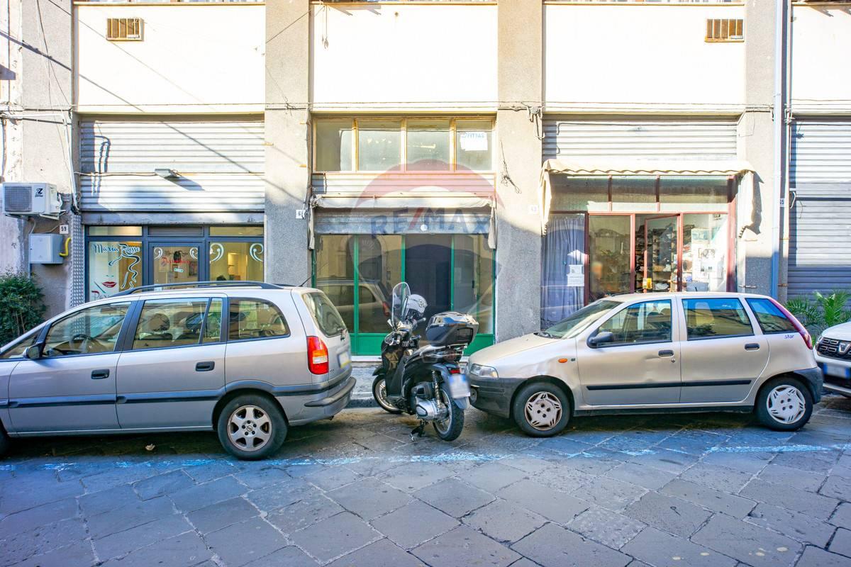 Negozio in Via Marchese di San Giuliano 61, Acireale, {3} - Foto 1
