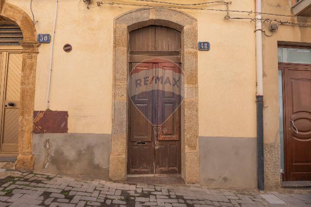 Detached house in Via Scuola Agraria 48, Caltagirone - Photo 1