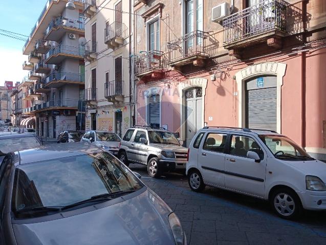 Geschäft in Via Fiamingo 15, Catania - Foto 1