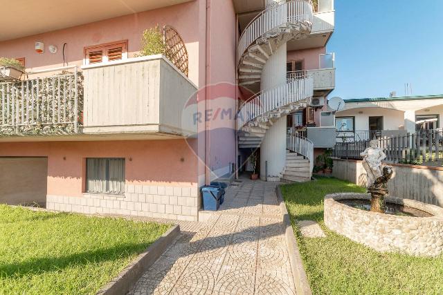 4-room flat in Via Taro 14, Acireale - Photo 1