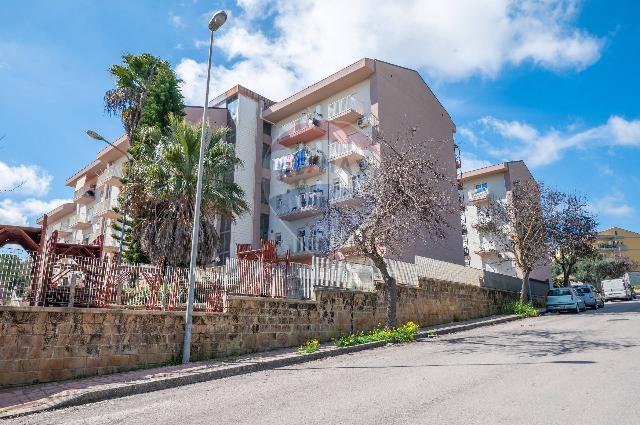 3-room flat in Via Giuseppe Pitrè 4, Caltagirone - Photo 1