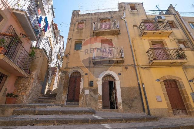 Casa indipendente in Via Pennavaia 29, Caltagirone - Foto 1