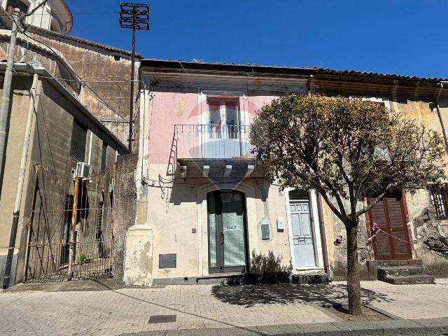 4-room flat in Via Vittorio Emanuele, Aci Sant'Antonio - Photo 1