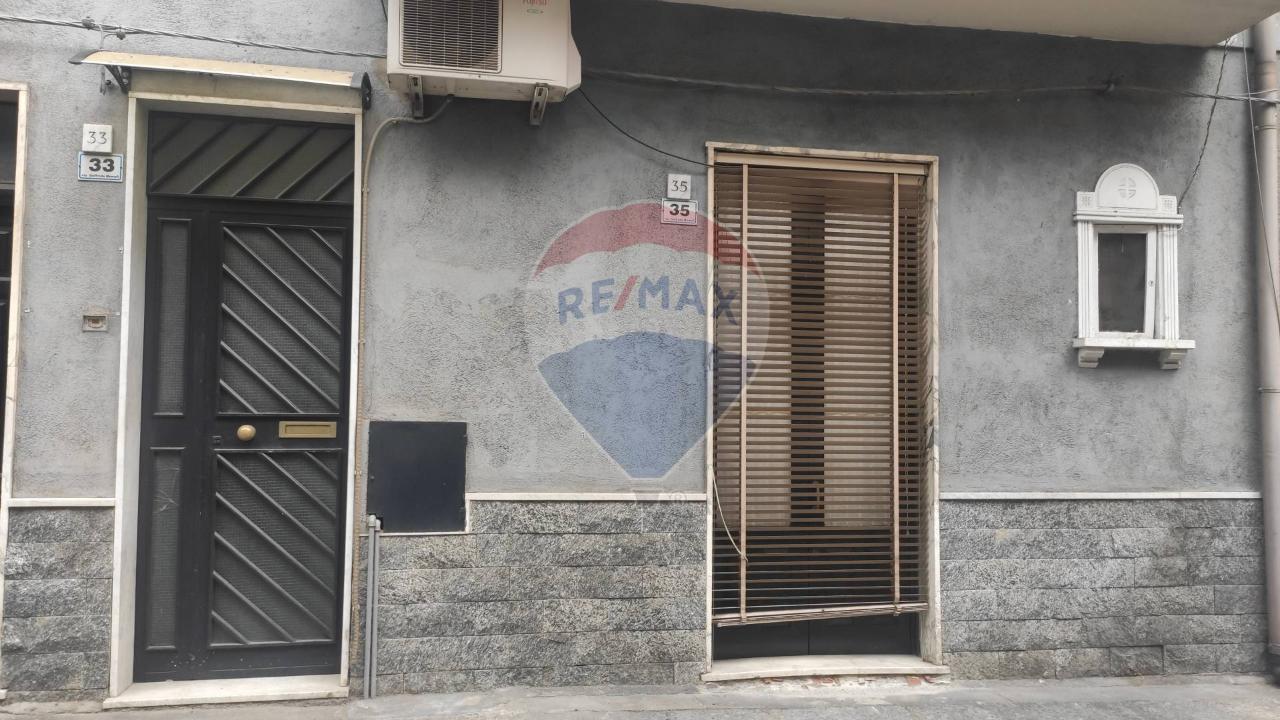 Casa indipendente in affitto a Paterno'