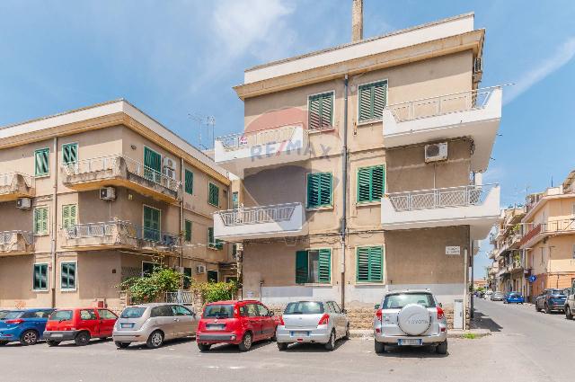 Quadrilocale in Piazza dei Sofisti 17, Lentini - Foto 1