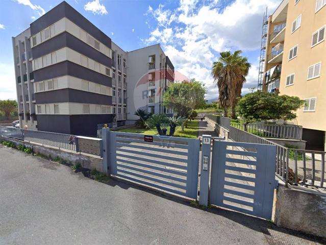 4-room flat in Via Carlo Sada 13, Giarre - Photo 1