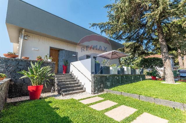 Villa in Via della Betulla, Pedara - Foto 1