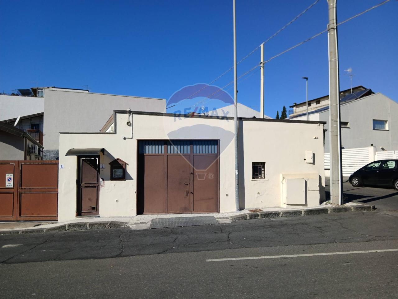 Negozio in Via Venezia 2, Sant'Agata Li Battiati, {3} - Foto 1