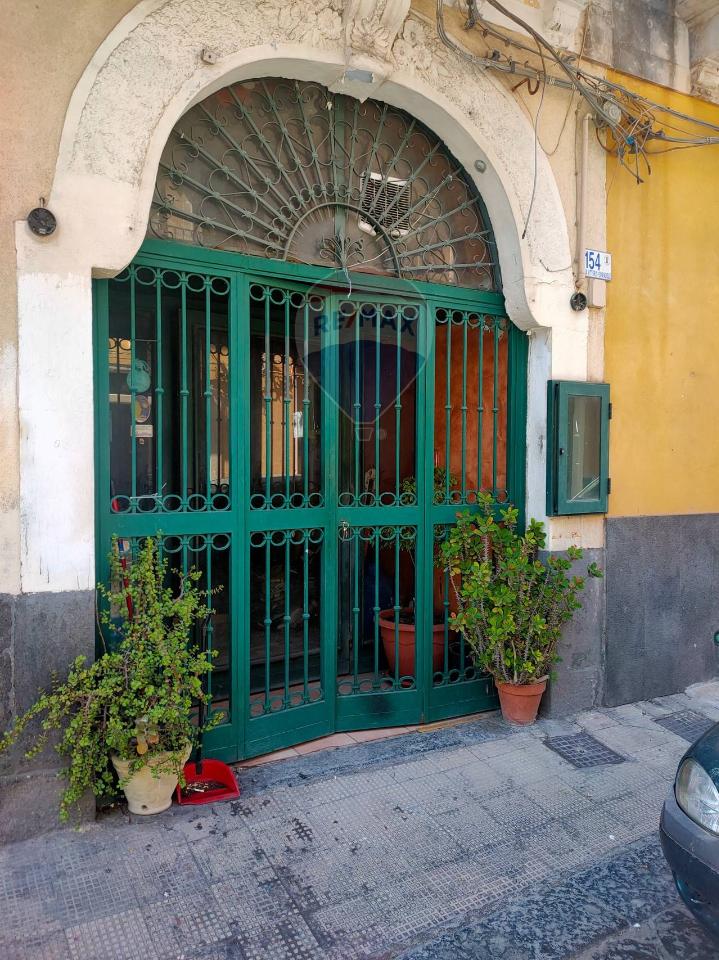 Negozio in Via Vittorio Emanuele 156, Motta Sant'Anastasia, {3} - Foto 2