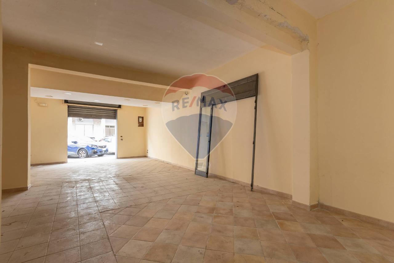 Negozio in Via Pietro Novelli 18, Siracusa, {3} - Foto 2