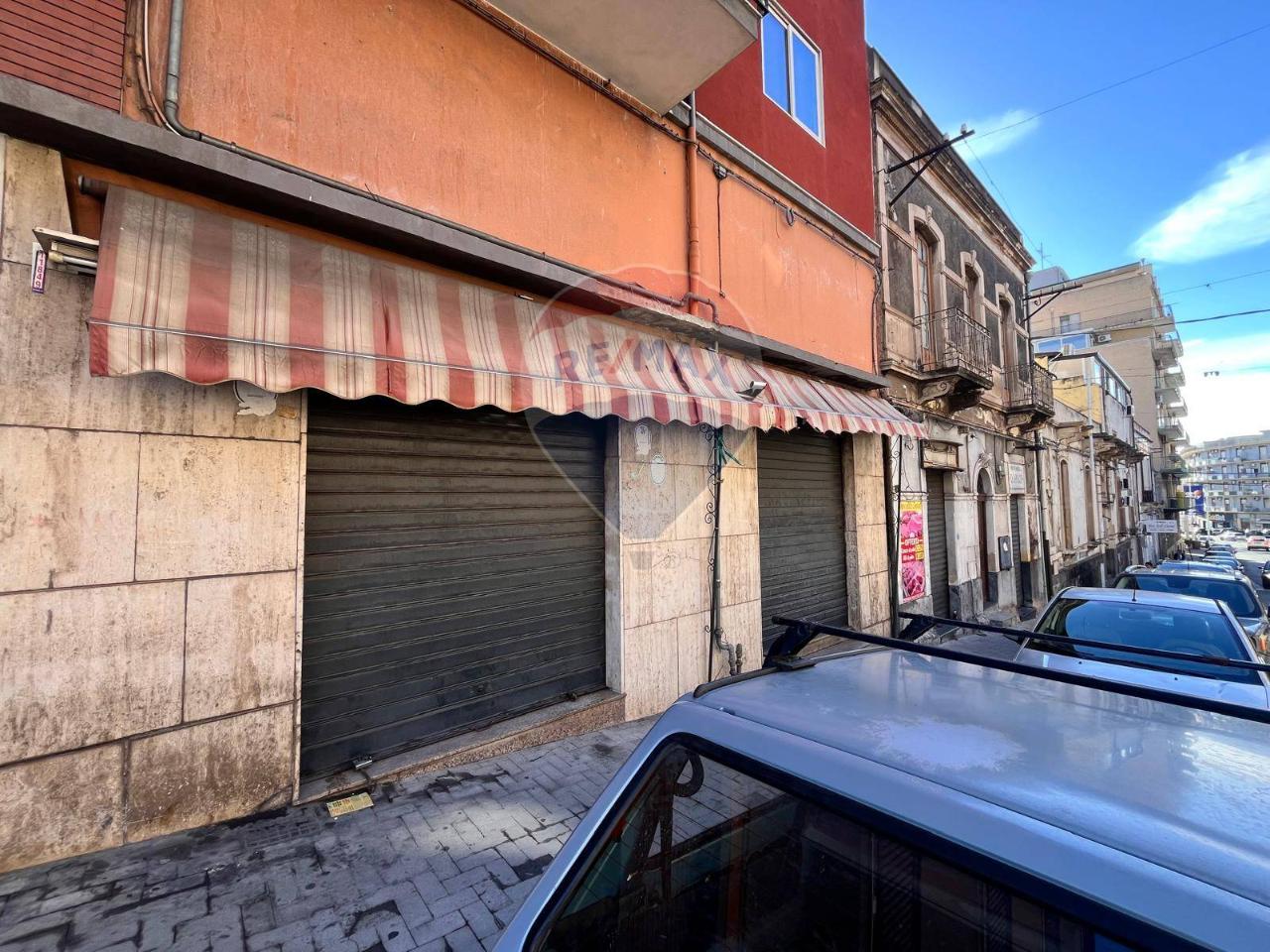 Negozio in Via Vincenzo Casagrandi 22a/B, Catania, {3} - Foto 2