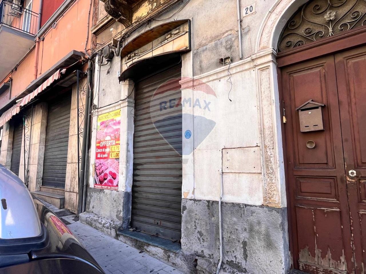 Negozio in Via Vincenzo Casagrandi 22, Catania, {3} - Foto 1