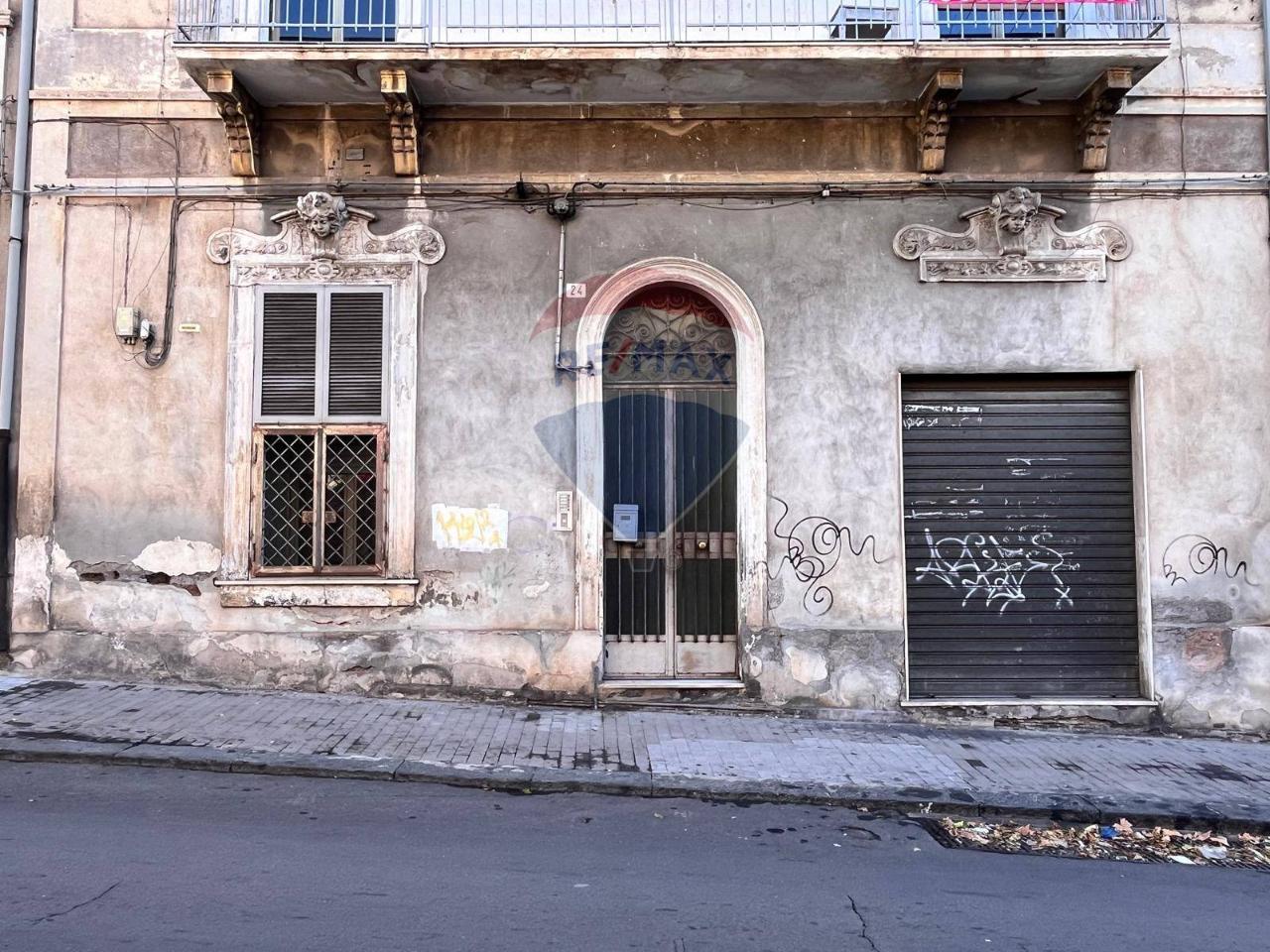 Negozio in Via Vincenzo Casagrandi 24, Catania, {3} - Foto 1