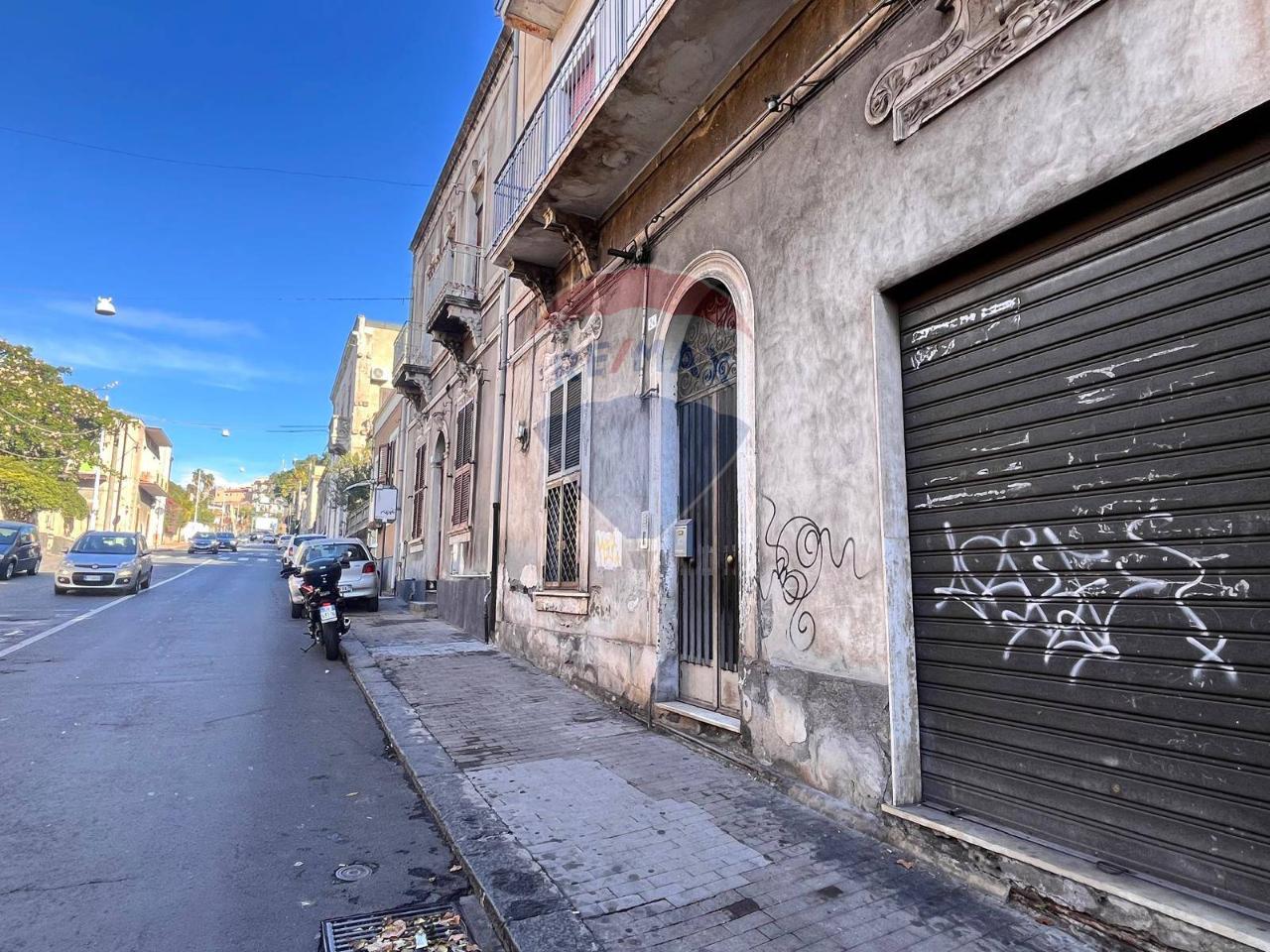 Negozio in Via Vincenzo Casagrandi 24, Catania, {3} - Foto 2