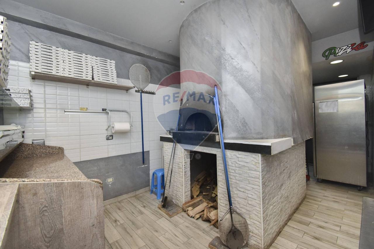 Esercizio commerciale in Via San Giovanni da Verrazzandi 157, Catania, {3} - Foto 1