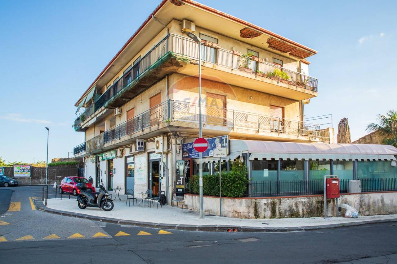 Bar in Via Deodato 178, San Giovanni La Punta, {3} - Foto 2