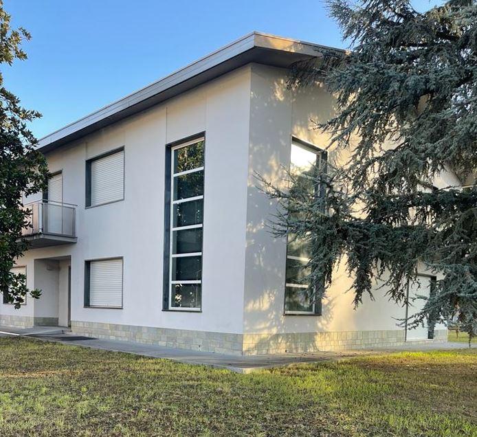 Casa indipendente in vendita a Grinzane Cavour