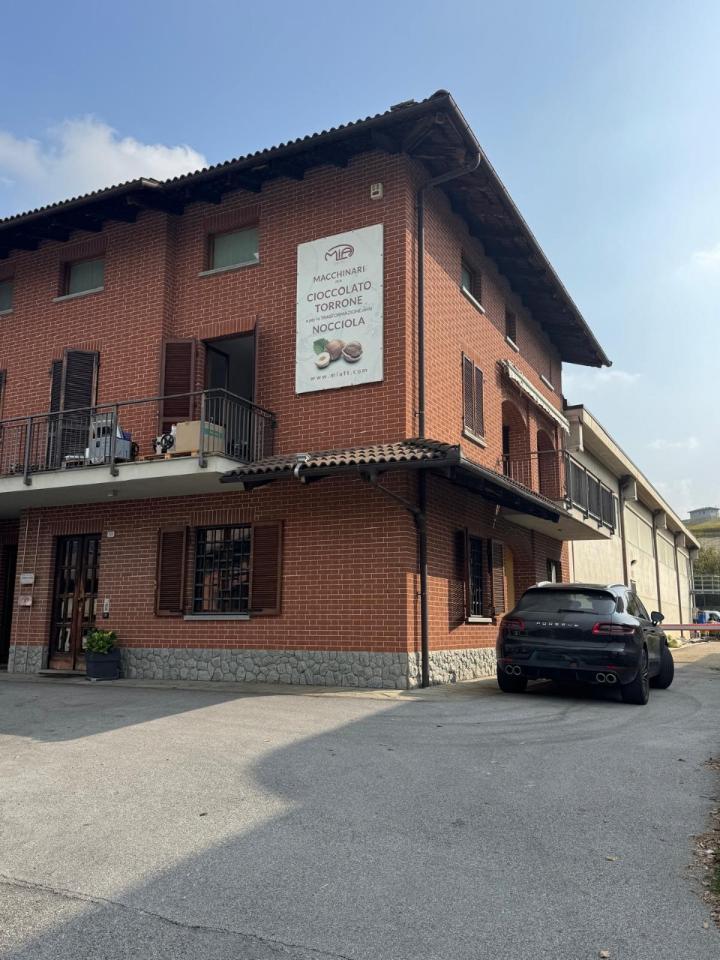 Capannone in Via Alba - Barolo, Castiglione Falletto, {3} - Foto 2