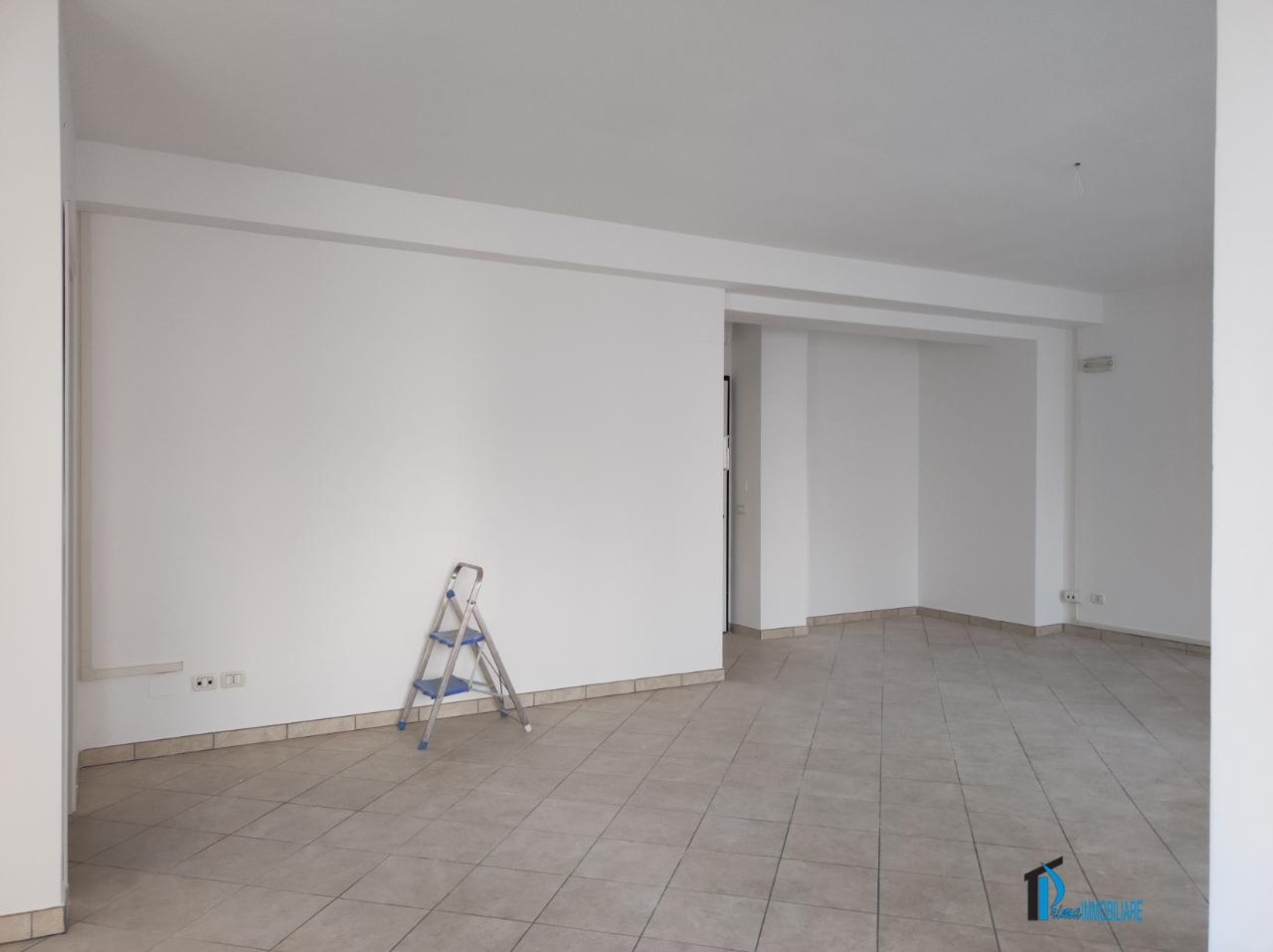 Negozio in , Terni, {3} - Foto 2