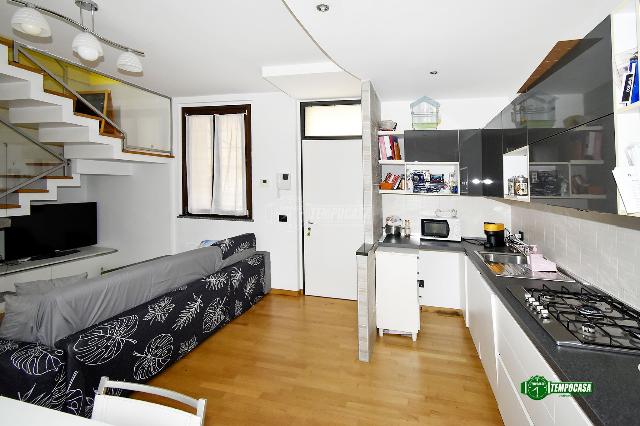 Dreizimmerwohnung in Via Cesare Battisti 36, Vanzago - Foto 1